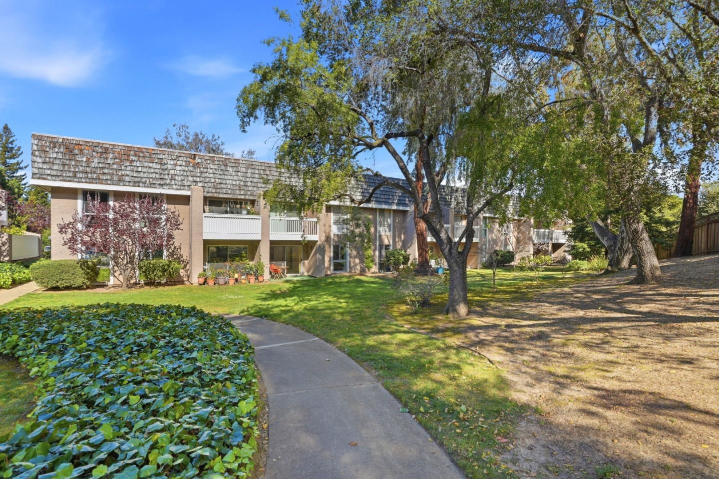 Detail Gallery Image 33 of 37 For 675 Sharon Park Dr #144,  Menlo Park,  CA 94025 - 2 Beds | 2 Baths