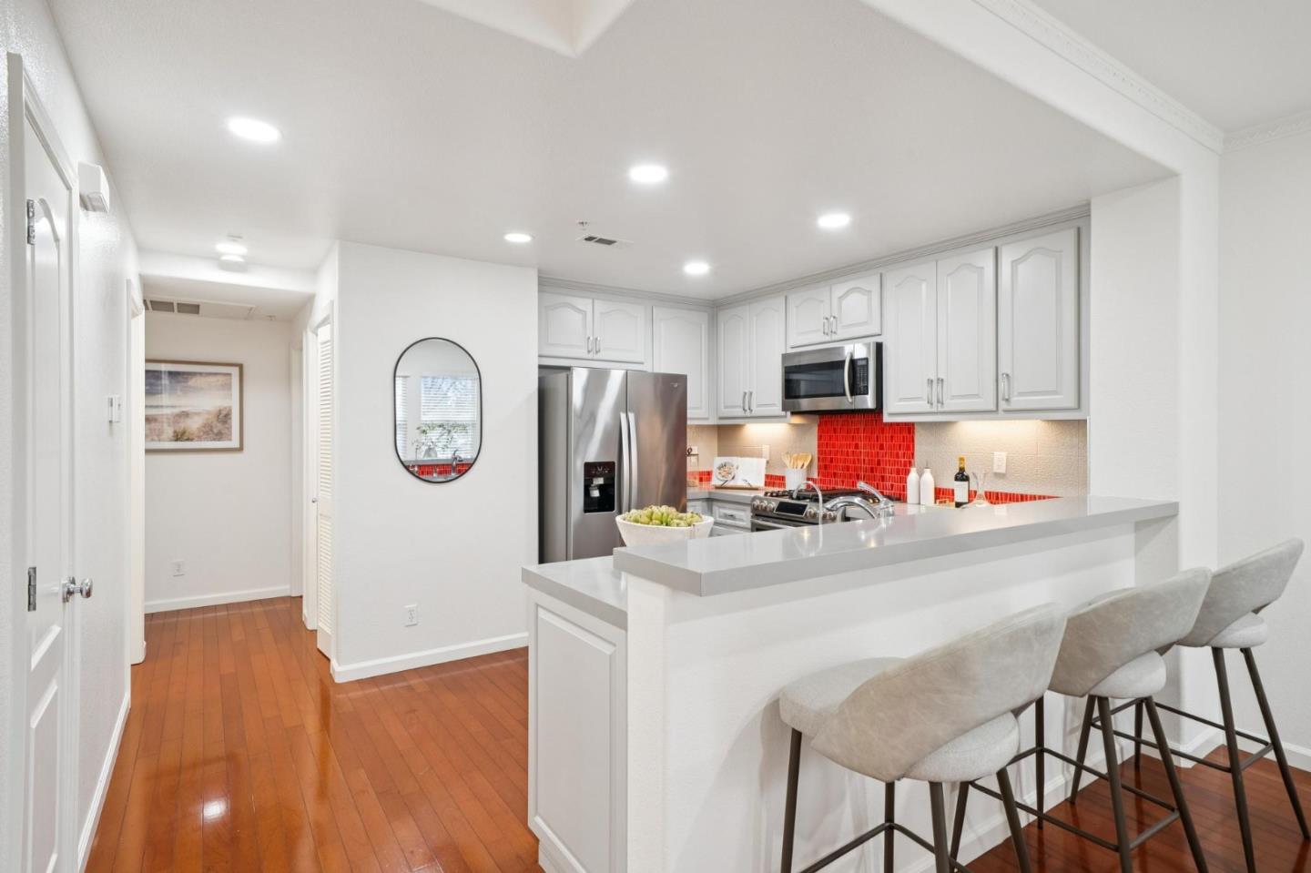 Detail Gallery Image 13 of 36 For 2117 Lindsey Ct, San Jose,  CA 95125 - 2 Beds | 2 Baths