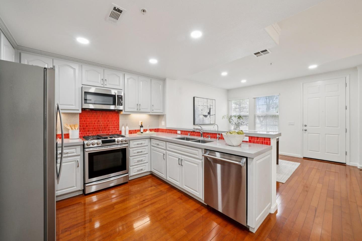 Detail Gallery Image 16 of 36 For 2117 Lindsey Ct, San Jose,  CA 95125 - 2 Beds | 2 Baths