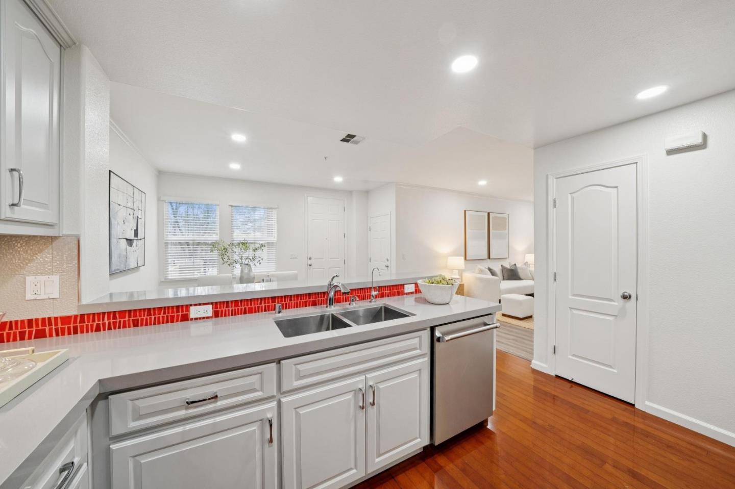 Detail Gallery Image 17 of 36 For 2117 Lindsey Ct, San Jose,  CA 95125 - 2 Beds | 2 Baths