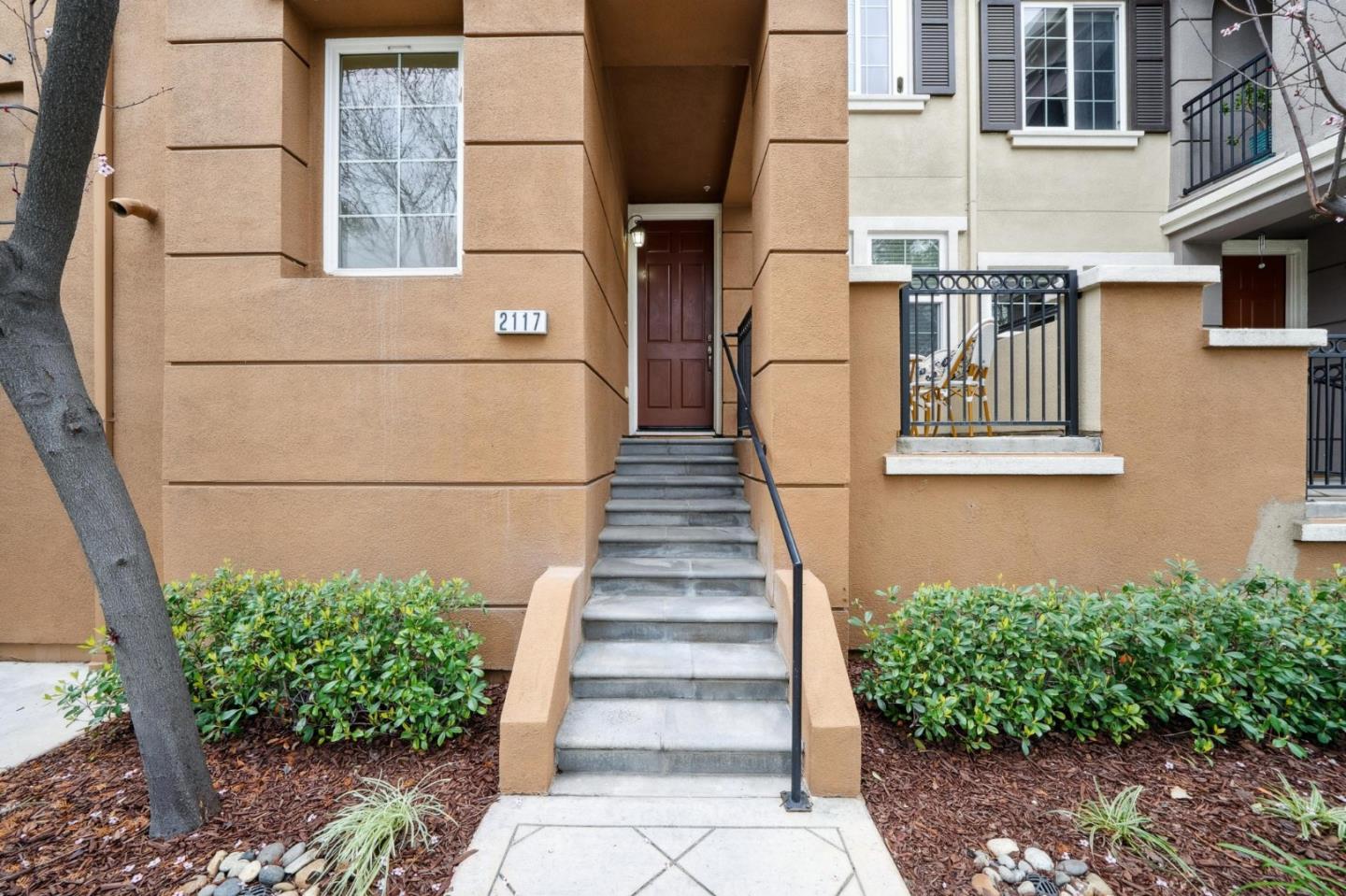 Detail Gallery Image 2 of 36 For 2117 Lindsey Ct, San Jose,  CA 95125 - 2 Beds | 2 Baths