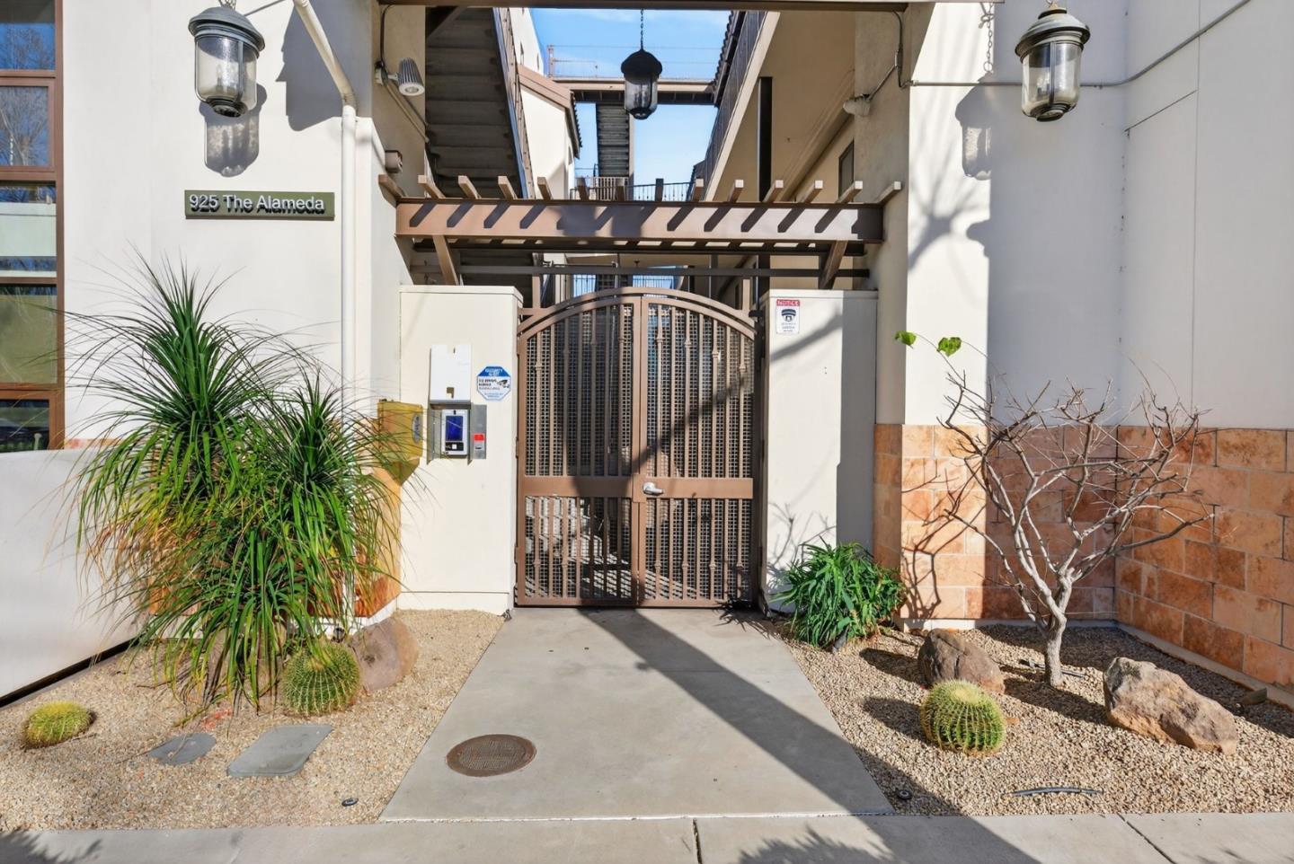 Detail Gallery Image 5 of 44 For 925 the Alameda #315,  San Jose,  CA 95126 - 1 Beds | 1/1 Baths