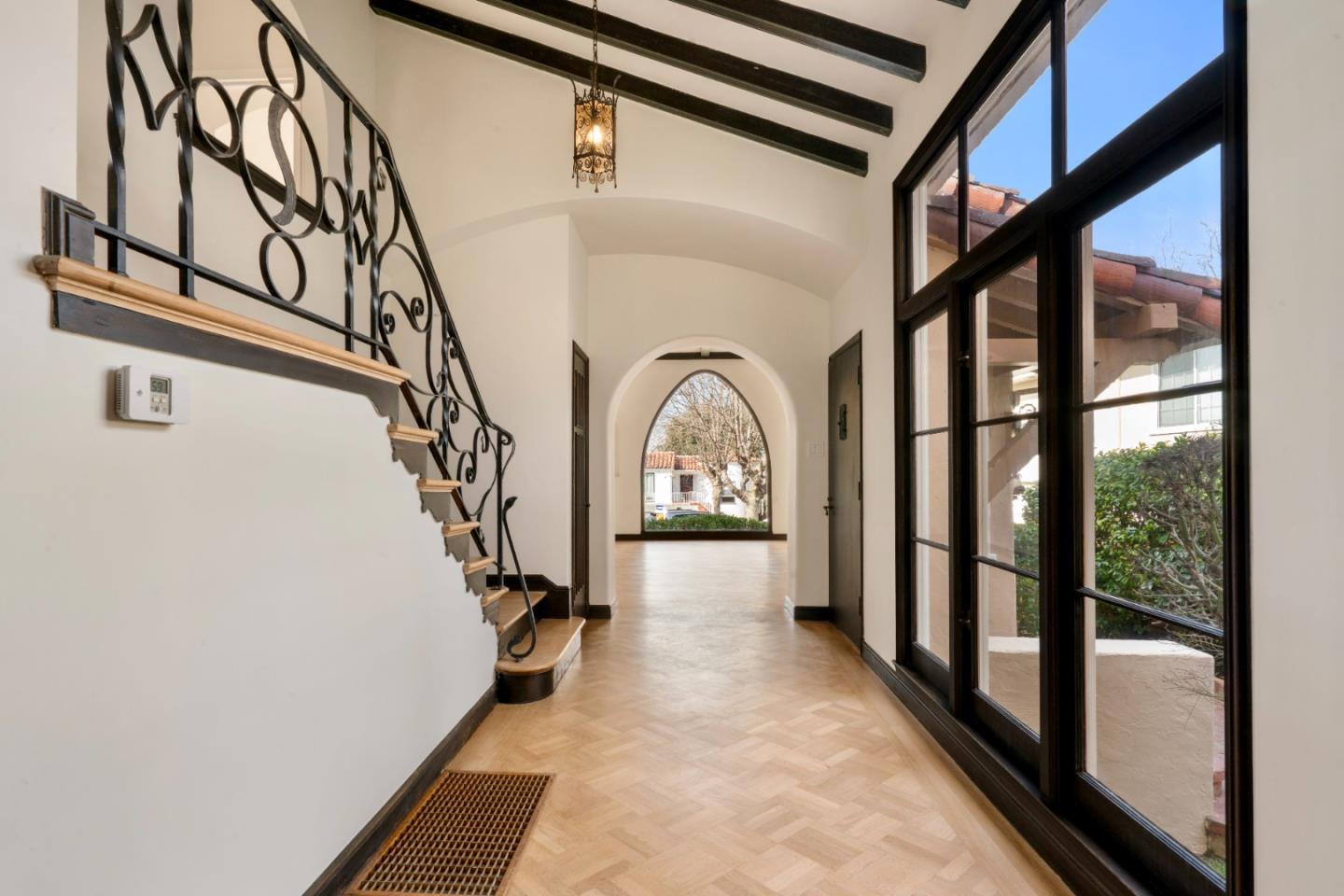 Detail Gallery Image 11 of 45 For 611 Hillcrest Blvd, Millbrae,  CA 94030 - 3 Beds | 2/1 Baths