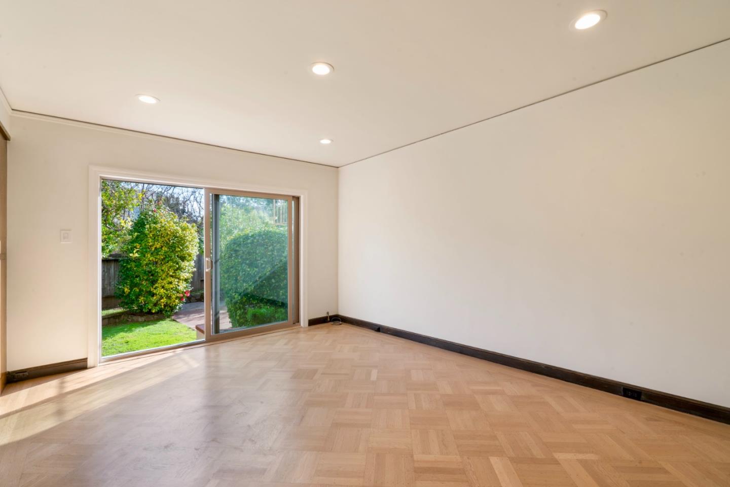 Detail Gallery Image 13 of 45 For 611 Hillcrest Blvd, Millbrae,  CA 94030 - 3 Beds | 2/1 Baths