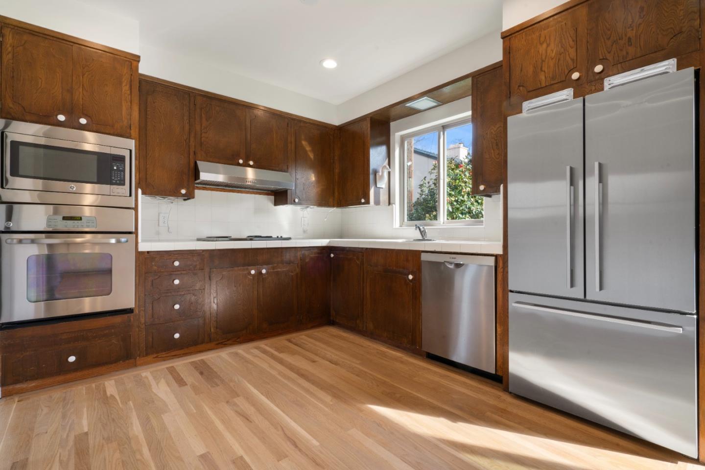 Detail Gallery Image 14 of 45 For 611 Hillcrest Blvd, Millbrae,  CA 94030 - 3 Beds | 2/1 Baths