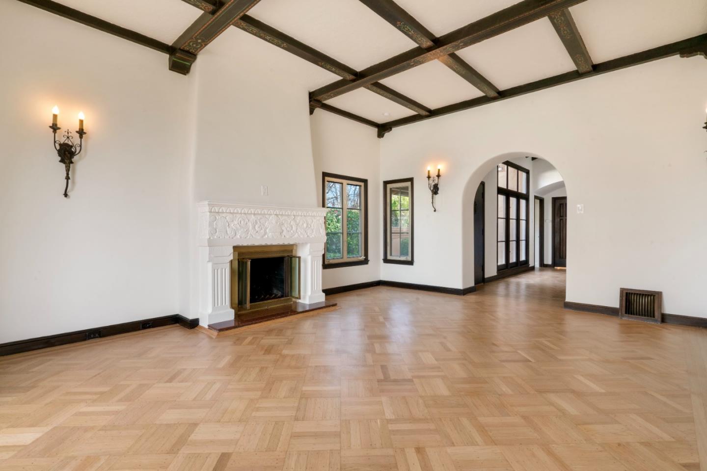 Detail Gallery Image 6 of 45 For 611 Hillcrest Blvd, Millbrae,  CA 94030 - 3 Beds | 2/1 Baths