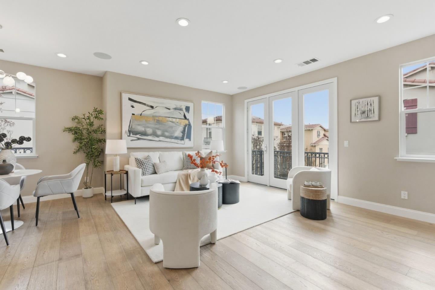 Detail Gallery Image 10 of 46 For 347 Bella Ridge Ter, San Jose,  CA 95125 - 4 Beds | 4 Baths