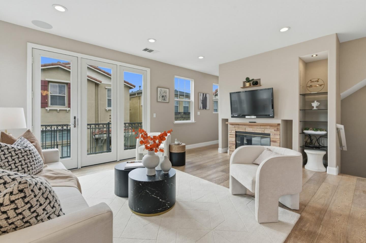 Detail Gallery Image 14 of 46 For 347 Bella Ridge Ter, San Jose,  CA 95125 - 4 Beds | 4 Baths