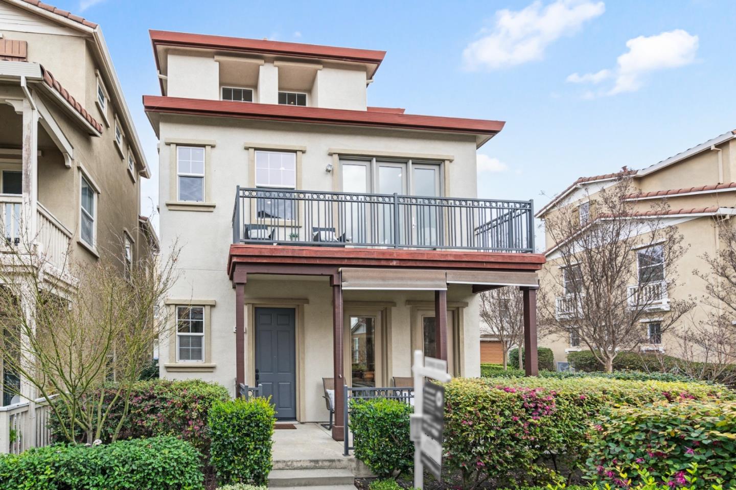 Detail Gallery Image 2 of 46 For 347 Bella Ridge Ter, San Jose,  CA 95125 - 4 Beds | 4 Baths