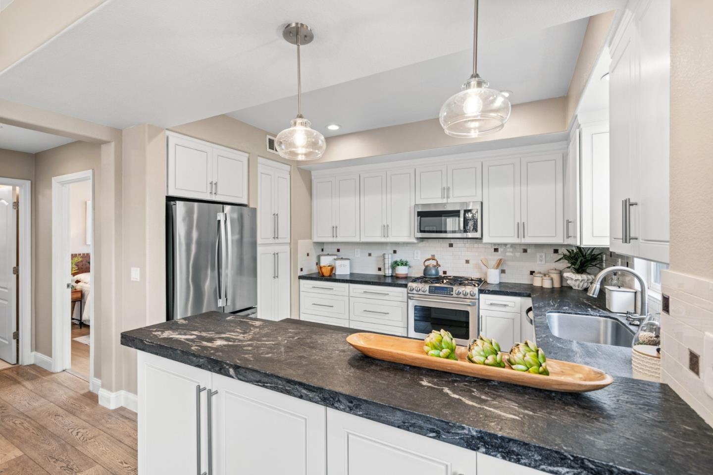 Detail Gallery Image 24 of 46 For 347 Bella Ridge Ter, San Jose,  CA 95125 - 4 Beds | 4 Baths