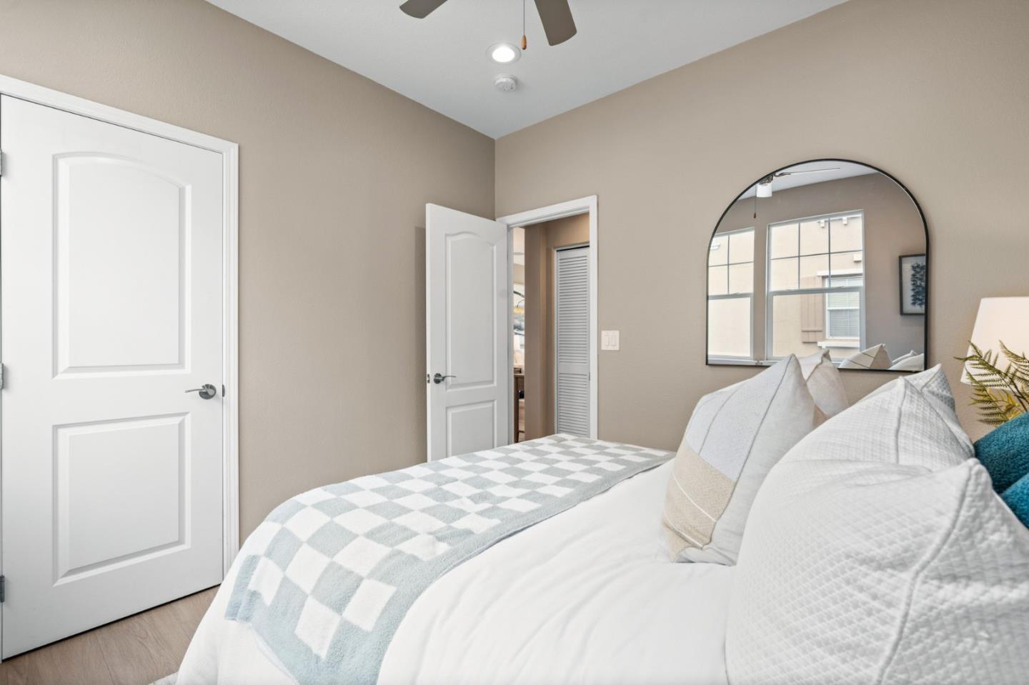 Detail Gallery Image 33 of 46 For 347 Bella Ridge Ter, San Jose,  CA 95125 - 4 Beds | 4 Baths