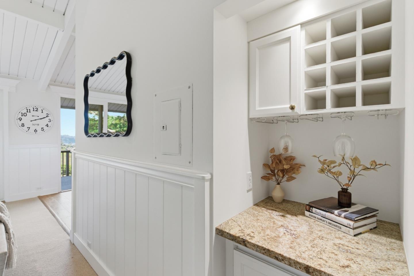 Detail Gallery Image 10 of 45 For 28 Marinero Cir #18,  Belvedere Tiburon,  CA 94920 - 2 Beds | 2 Baths