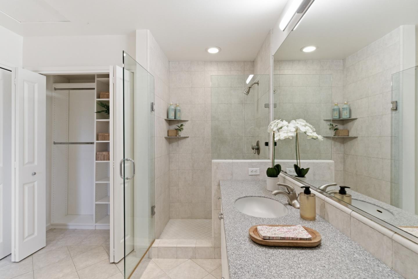 Detail Gallery Image 26 of 45 For 28 Marinero Cir #18,  Belvedere Tiburon,  CA 94920 - 2 Beds | 2 Baths