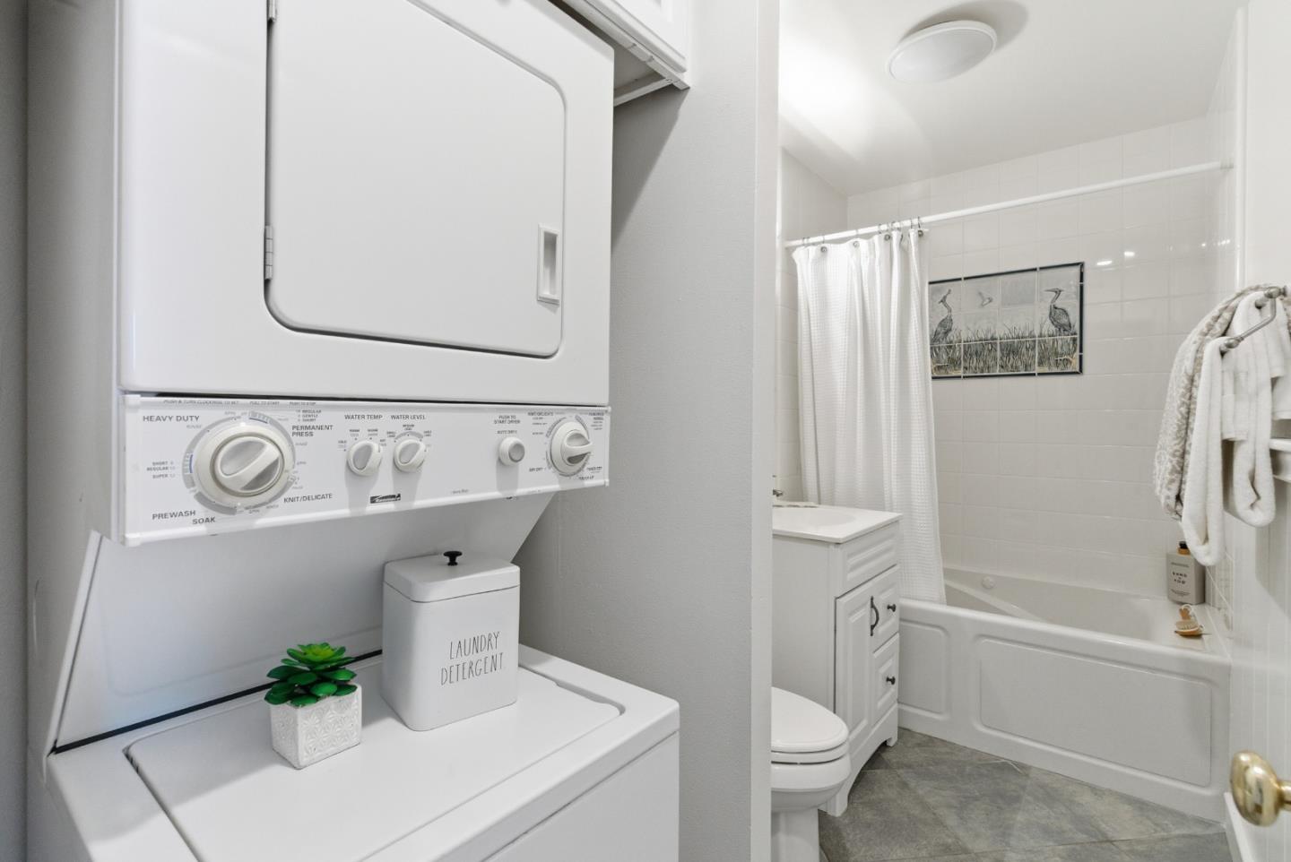 Detail Gallery Image 36 of 45 For 28 Marinero Cir #18,  Belvedere Tiburon,  CA 94920 - 2 Beds | 2 Baths