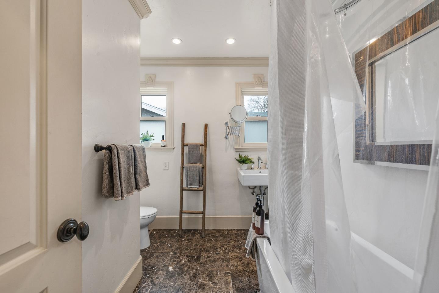 Detail Gallery Image 15 of 68 For 1538 Lincoln Ave, San Jose,  CA 95125 - 4 Beds | 3/1 Baths