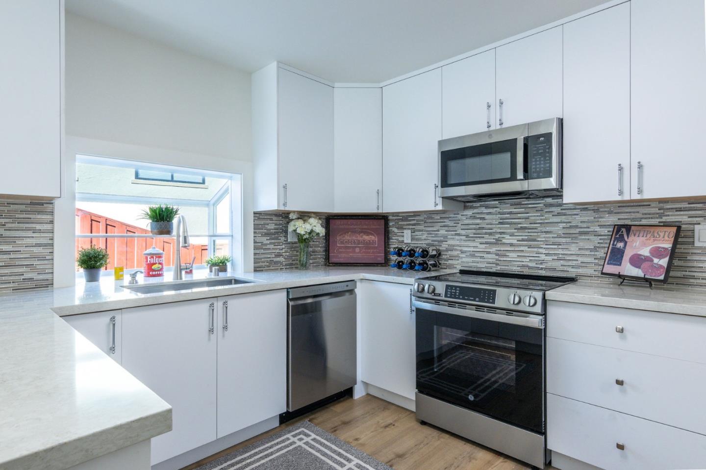 Detail Gallery Image 15 of 42 For 2608 Gellert Ct, South San Francisco,  CA 94080 - 3 Beds | 2 Baths