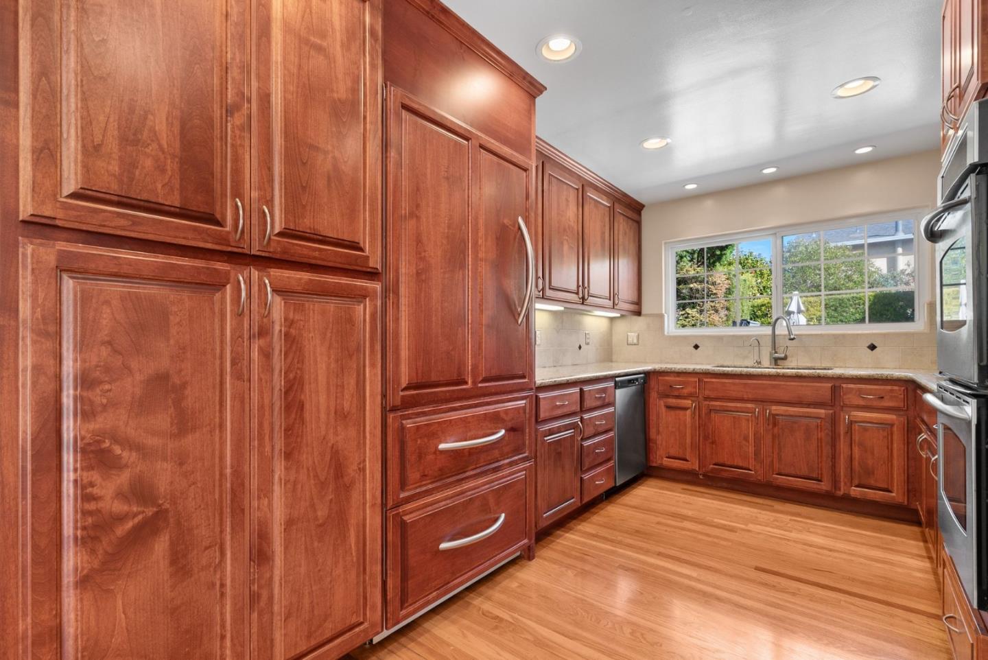 Detail Gallery Image 12 of 41 For 138 Segre Pl, Santa Cruz,  CA 95060 - 4 Beds | 2 Baths