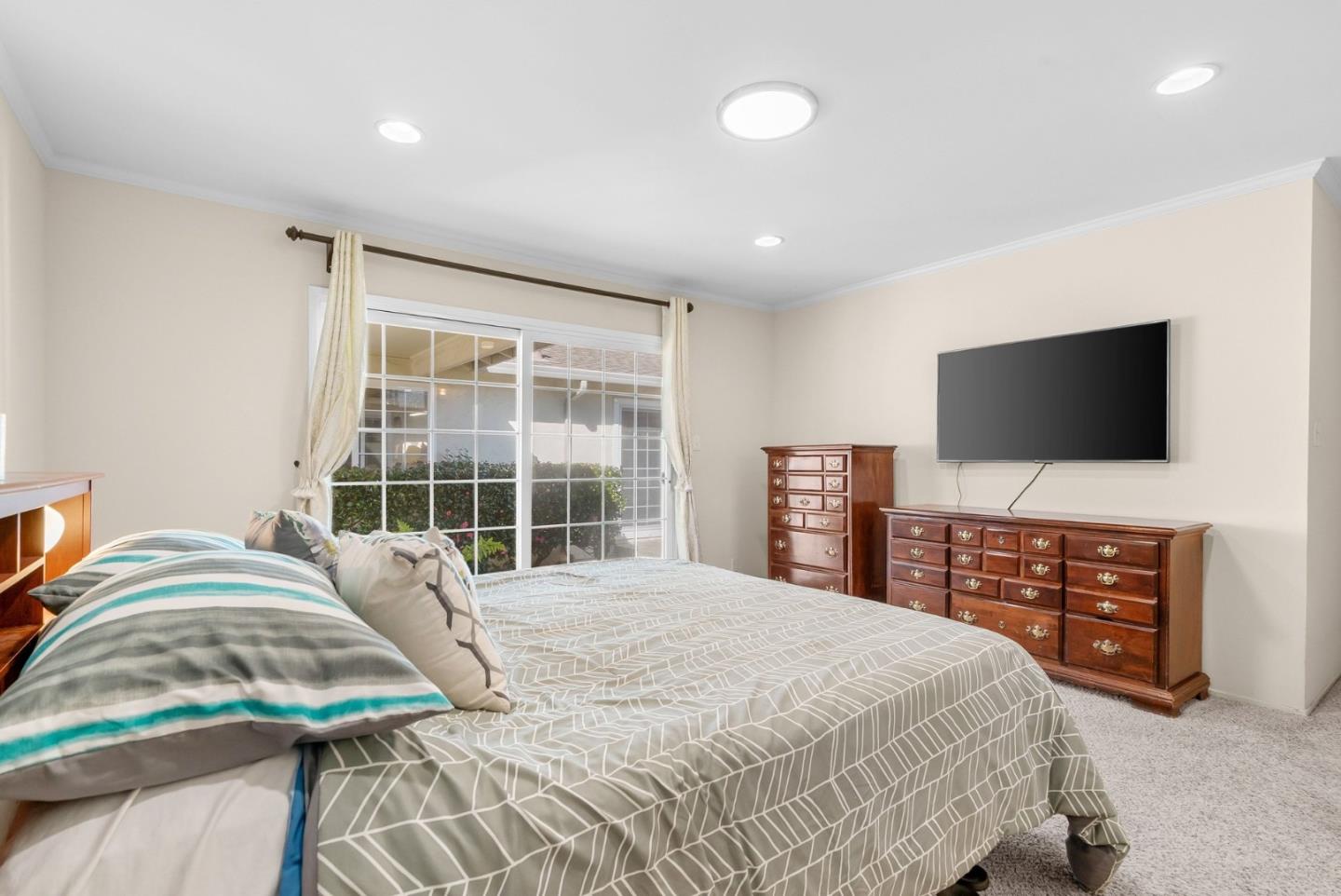 Detail Gallery Image 18 of 41 For 138 Segre Pl, Santa Cruz,  CA 95060 - 4 Beds | 2 Baths