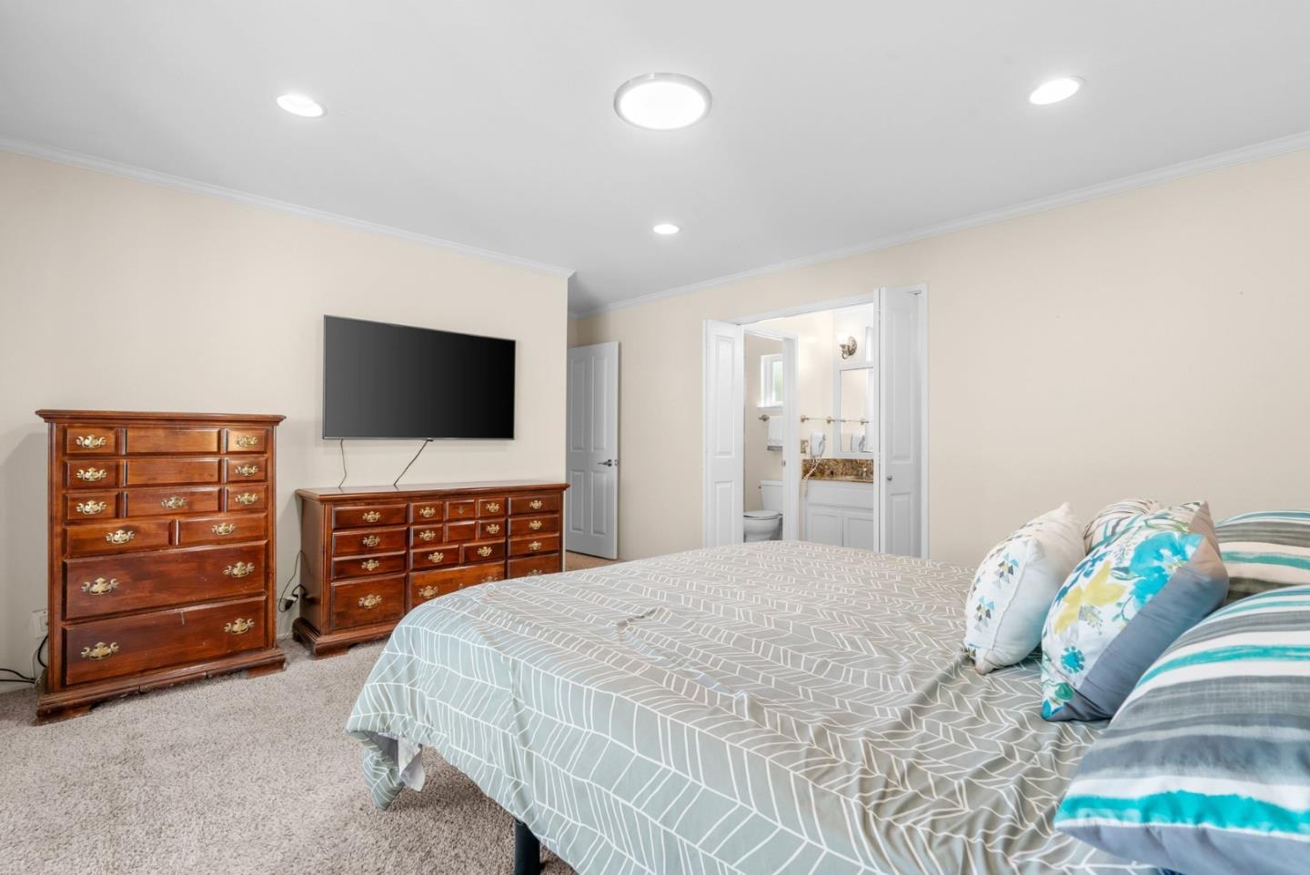 Detail Gallery Image 19 of 41 For 138 Segre Pl, Santa Cruz,  CA 95060 - 4 Beds | 2 Baths