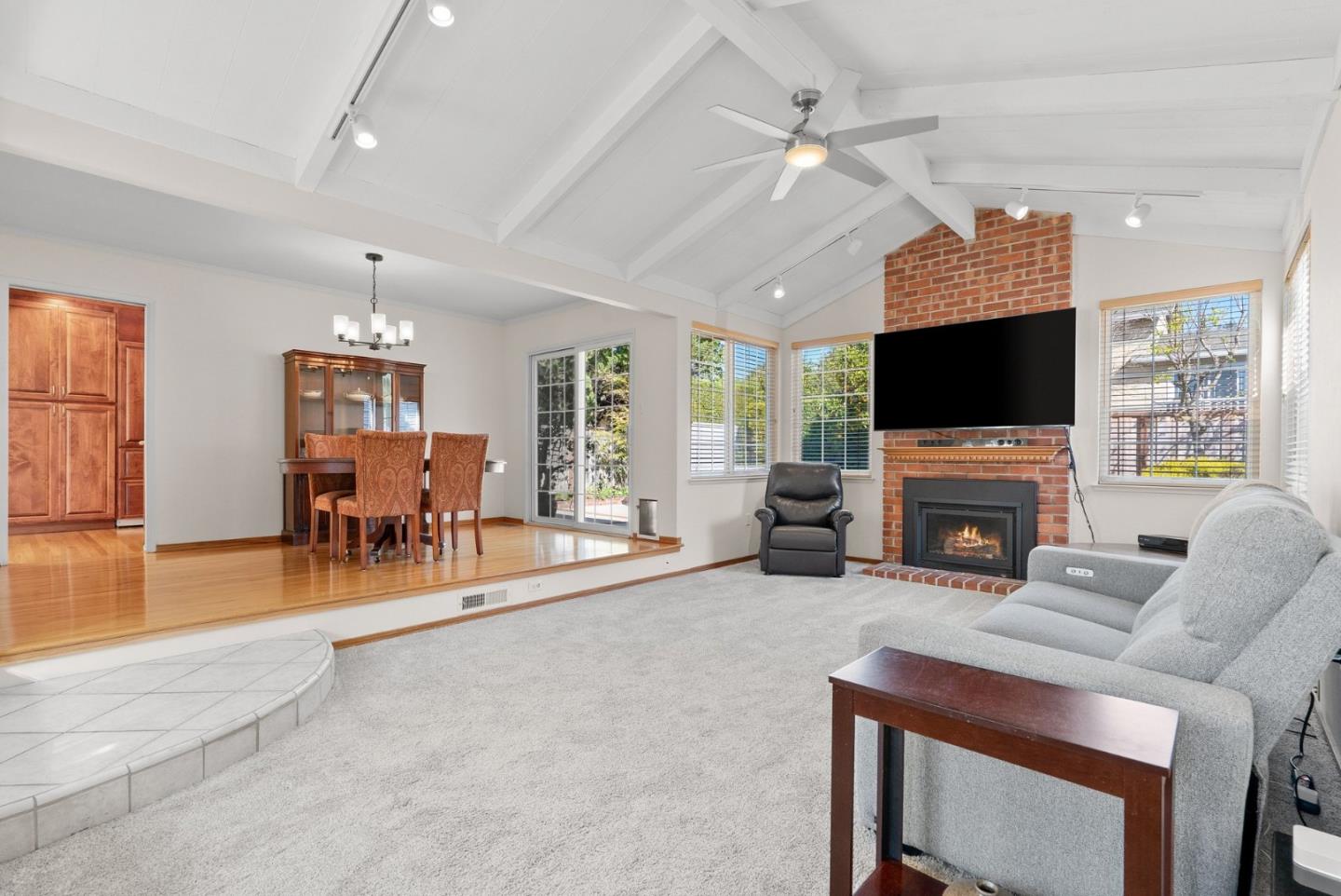 Detail Gallery Image 6 of 41 For 138 Segre Pl, Santa Cruz,  CA 95060 - 4 Beds | 2 Baths