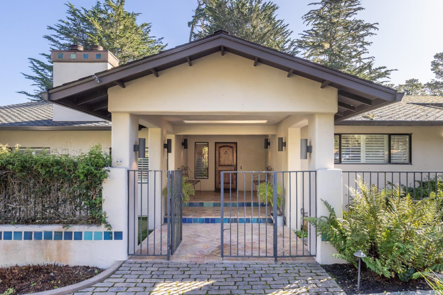 Detail Gallery Image 2 of 35 For 1155 Lookout Rd, Pebble Beach,  CA 93953 - 3 Beds | 2 Baths