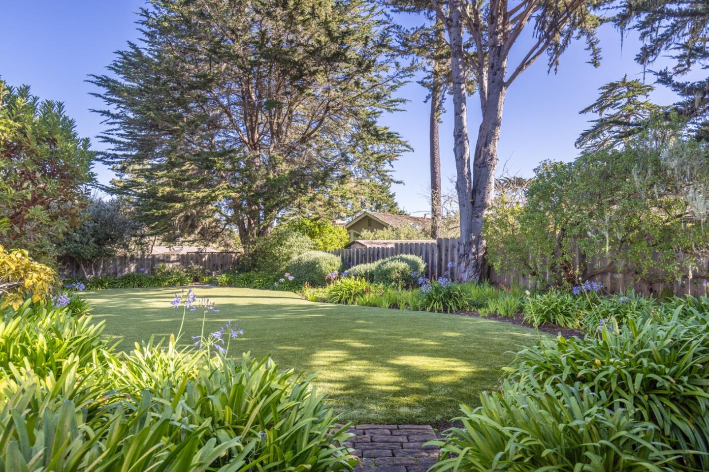 Detail Gallery Image 8 of 35 For 1155 Lookout Rd, Pebble Beach,  CA 93953 - 3 Beds | 2 Baths