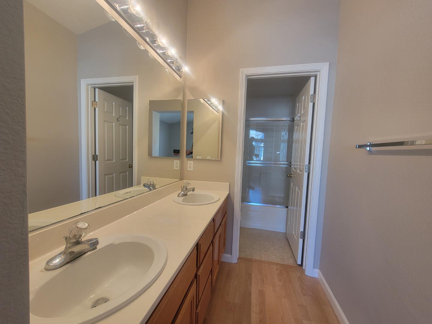 Detail Gallery Image 12 of 22 For 10711 Wallace Ln, Dublin,  CA 94568 - 2 Beds | 2 Baths