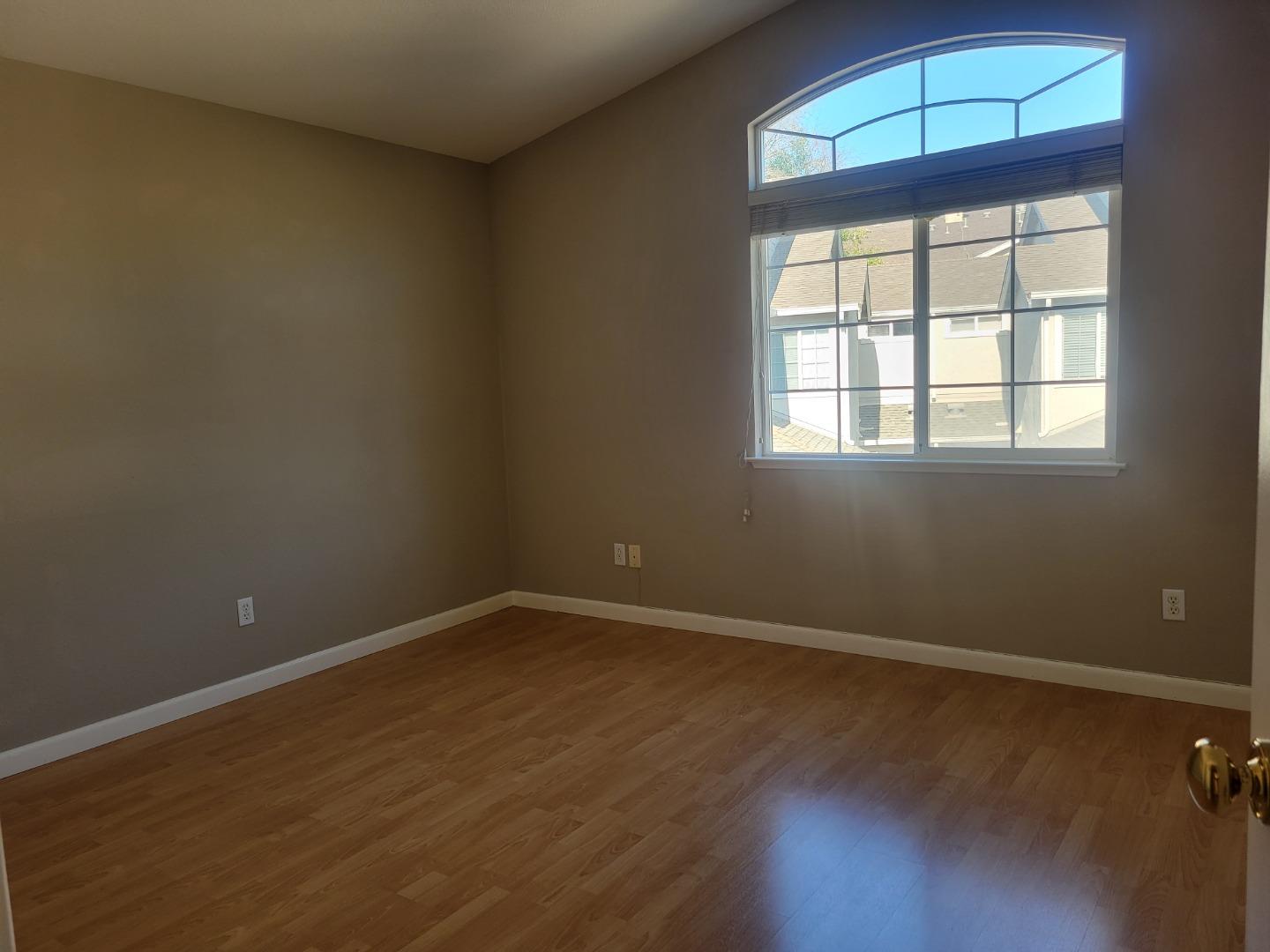 Detail Gallery Image 15 of 22 For 10711 Wallace Ln, Dublin,  CA 94568 - 2 Beds | 2 Baths