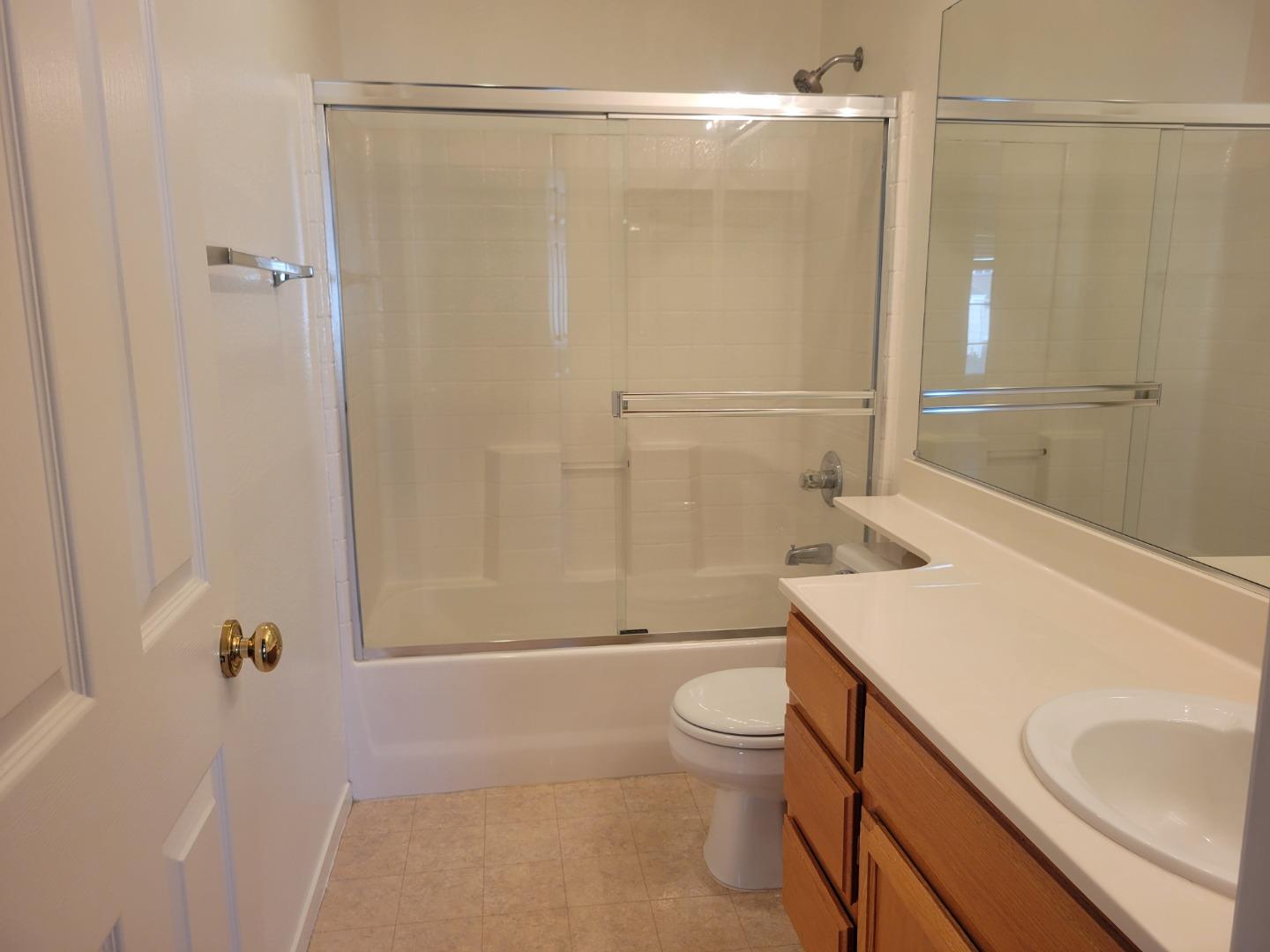 Detail Gallery Image 17 of 22 For 10711 Wallace Ln, Dublin,  CA 94568 - 2 Beds | 2 Baths