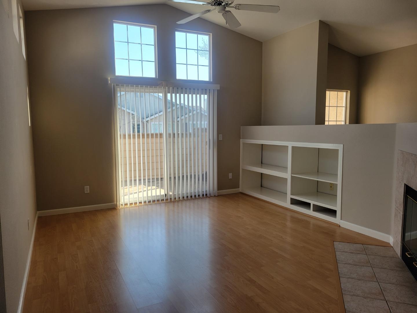 Detail Gallery Image 21 of 22 For 10711 Wallace Ln, Dublin,  CA 94568 - 2 Beds | 2 Baths