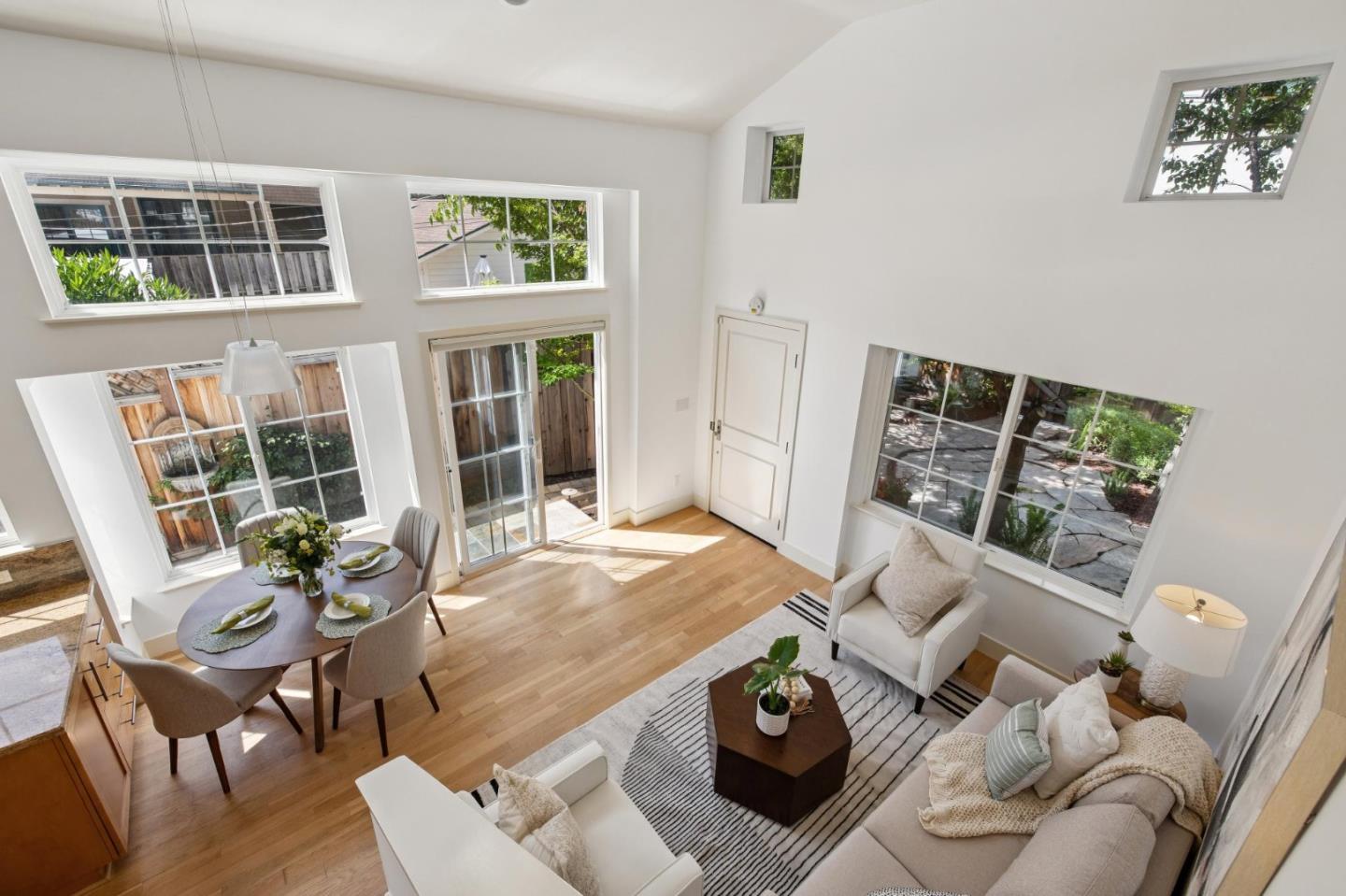 Detail Gallery Image 13 of 38 For 106 2nd St, Los Altos,  CA 94022 - 2 Beds | 2 Baths