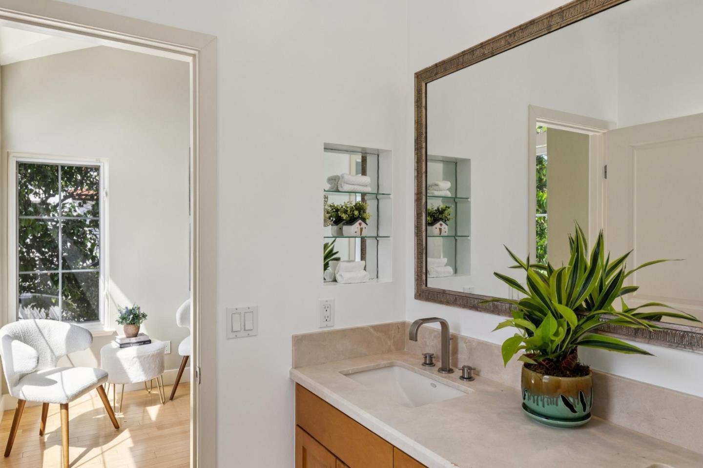 Detail Gallery Image 28 of 38 For 106 2nd St, Los Altos,  CA 94022 - 2 Beds | 2 Baths