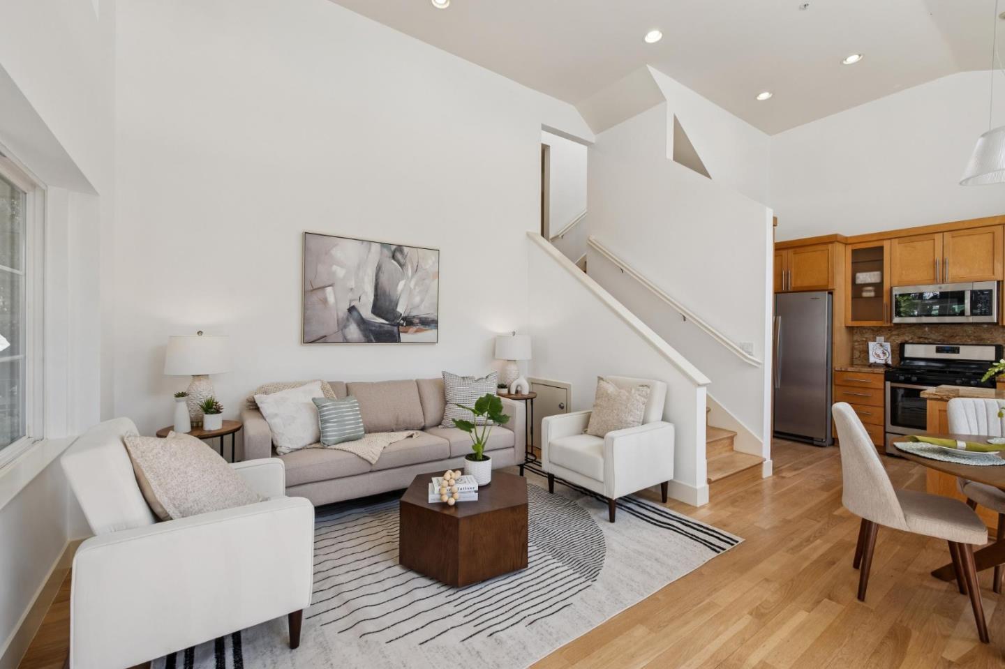 Detail Gallery Image 6 of 38 For 106 2nd St, Los Altos,  CA 94022 - 2 Beds | 2 Baths