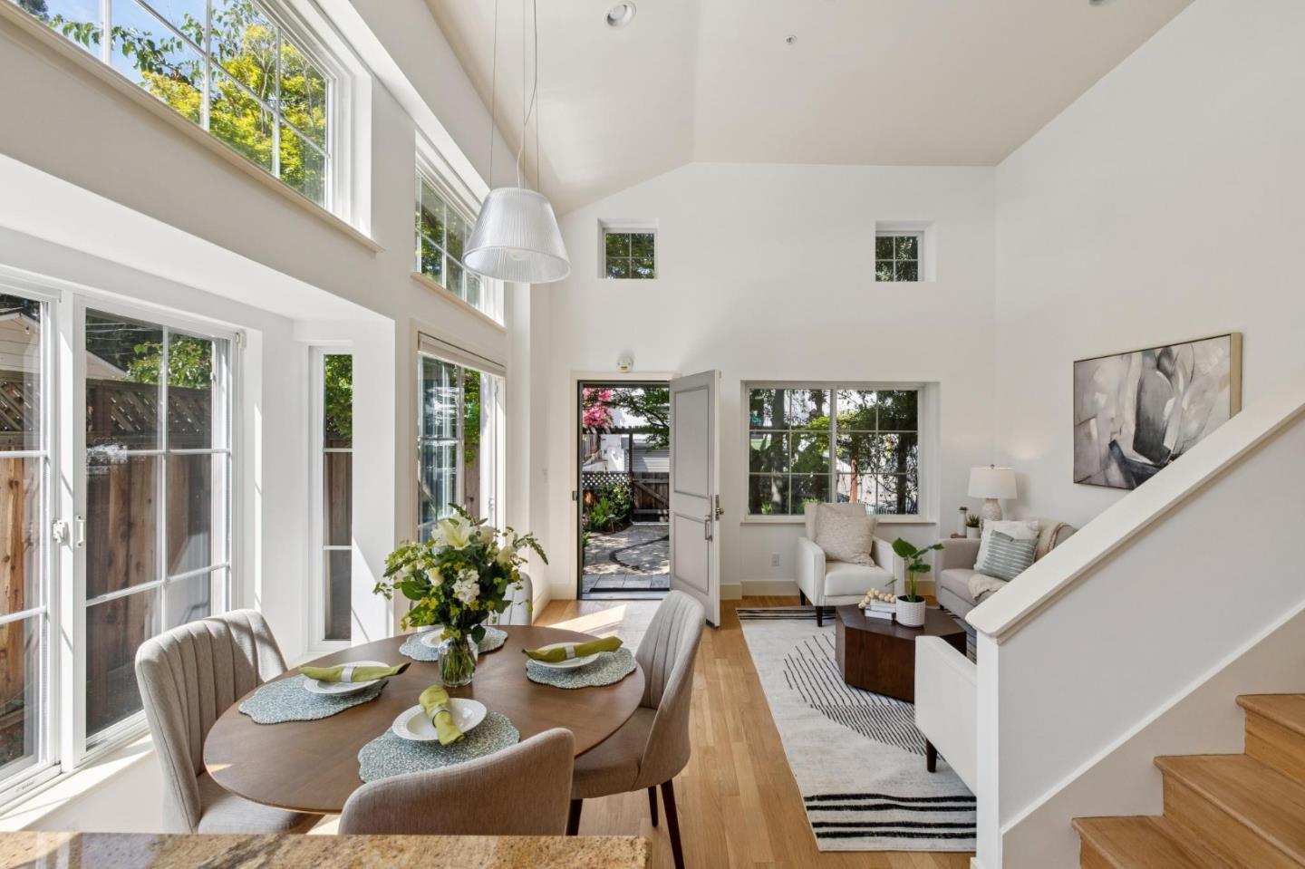 Detail Gallery Image 7 of 38 For 106 2nd St, Los Altos,  CA 94022 - 2 Beds | 2 Baths