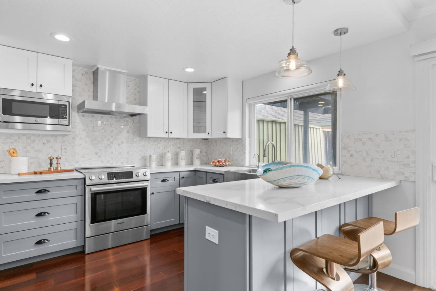 Detail Gallery Image 15 of 47 For 1072 Eagle Ln, Foster City,  CA 94404 - 4 Beds | 2/1 Baths