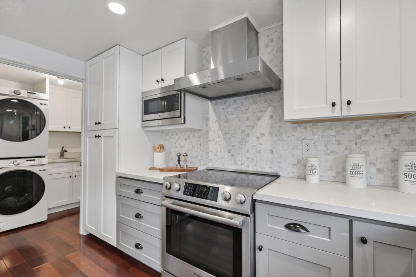 Detail Gallery Image 18 of 47 For 1072 Eagle Ln, Foster City,  CA 94404 - 4 Beds | 2/1 Baths