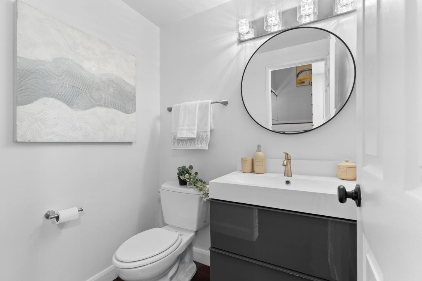 Detail Gallery Image 25 of 47 For 1072 Eagle Ln, Foster City,  CA 94404 - 4 Beds | 2/1 Baths