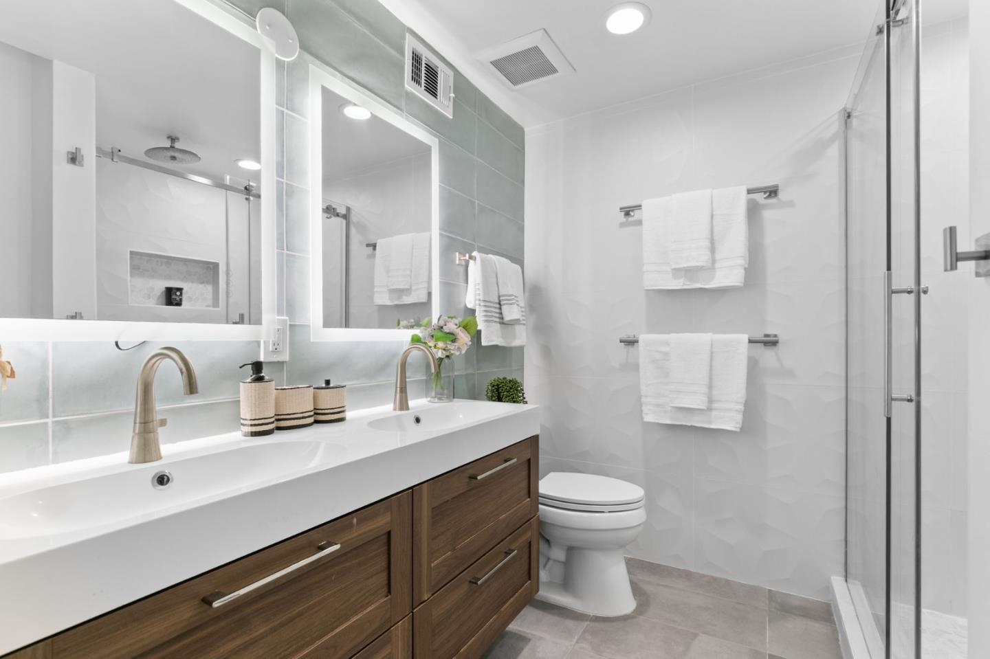 Detail Gallery Image 29 of 47 For 1072 Eagle Ln, Foster City,  CA 94404 - 4 Beds | 2/1 Baths