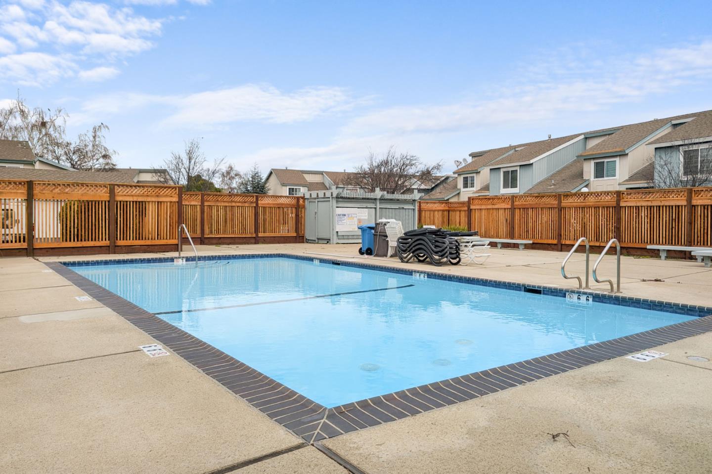 Detail Gallery Image 32 of 47 For 1072 Eagle Ln, Foster City,  CA 94404 - 4 Beds | 2/1 Baths