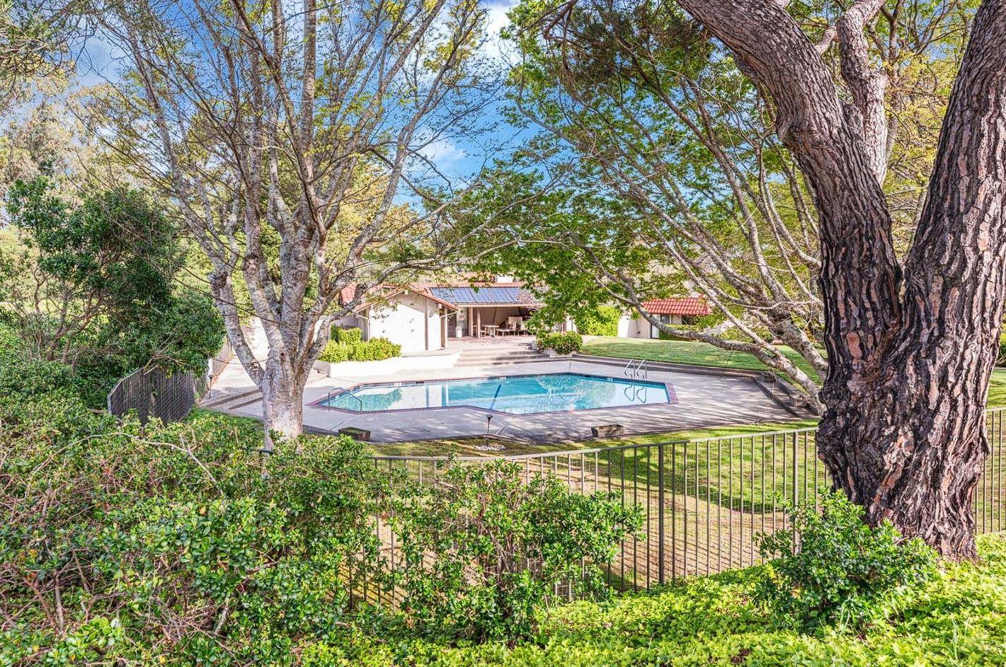 Detail Gallery Image 26 of 32 For 25 Rinconada Cir, Belmont,  CA 94002 - 3 Beds | 2/1 Baths