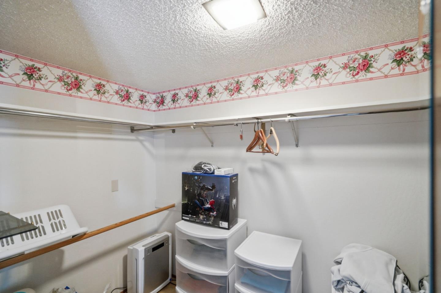 Detail Gallery Image 38 of 65 For 25 Rinconada Cir, Belmont,  CA 94002 - 4 Beds | 2/1 Baths