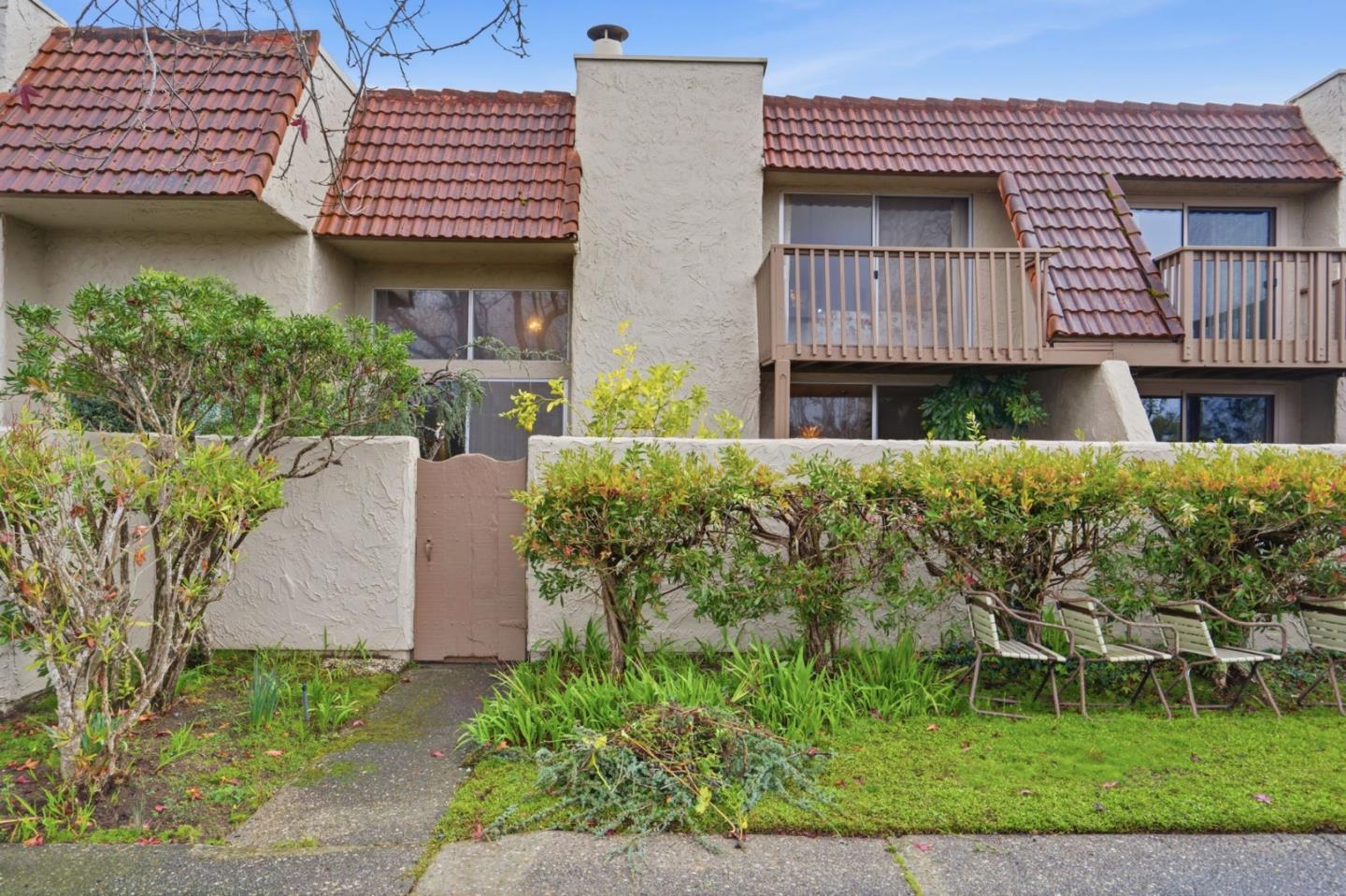 Detail Gallery Image 50 of 65 For 25 Rinconada Cir, Belmont,  CA 94002 - 4 Beds | 2/1 Baths