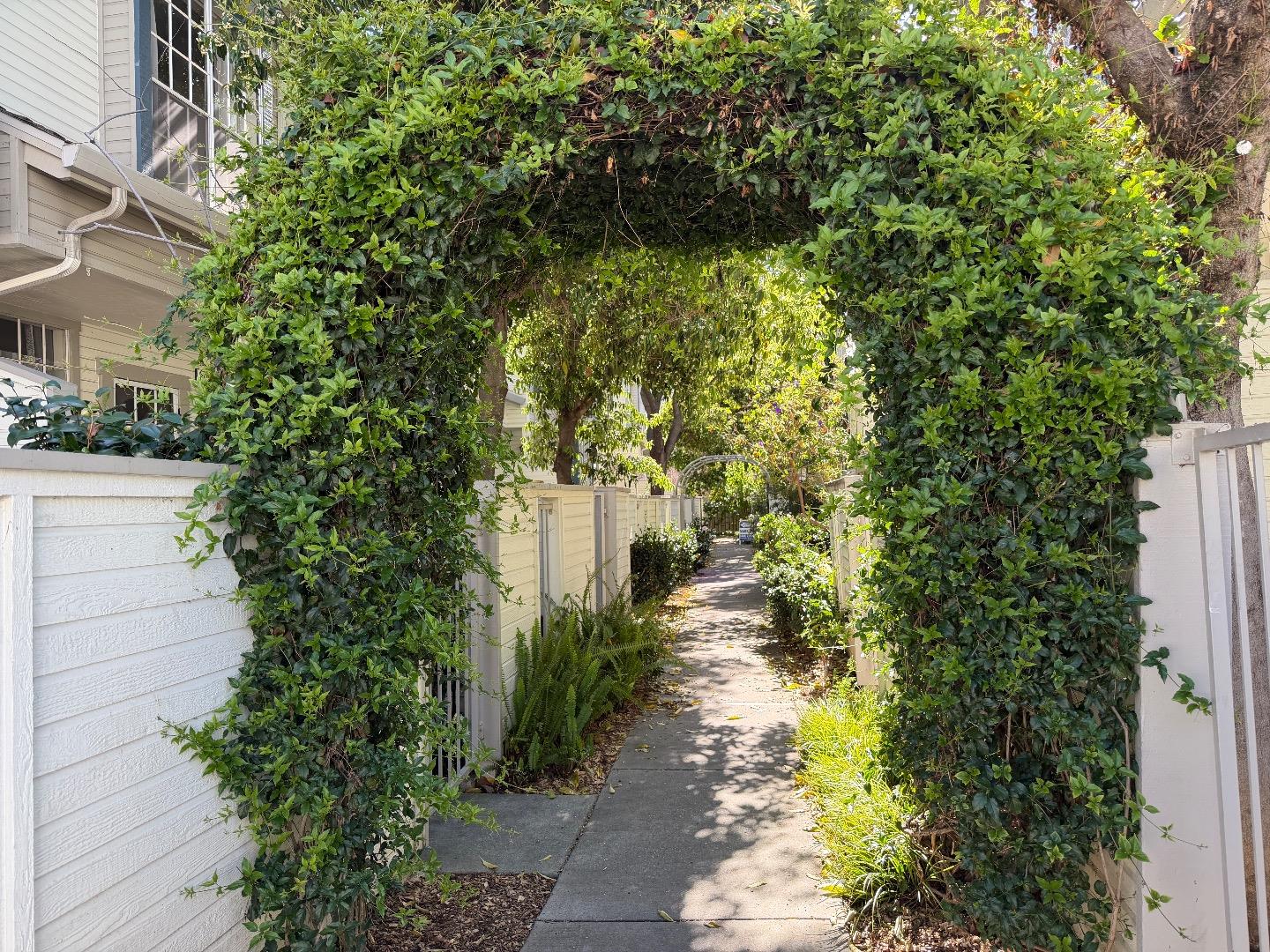 Detail Gallery Image 32 of 35 For 972 Belmont Ter #7,  Sunnyvale,  CA 94086 - 2 Beds | 2/1 Baths