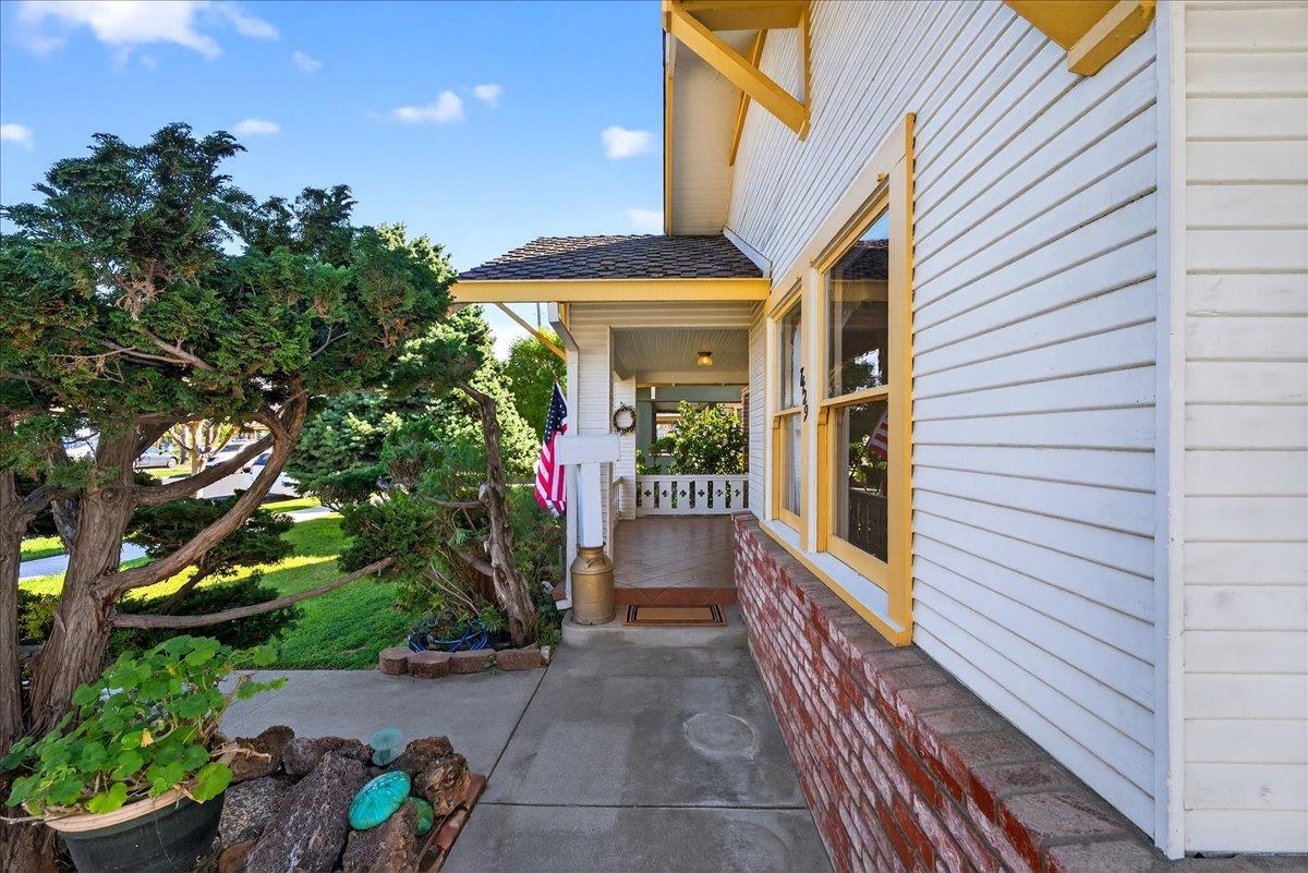 Detail Gallery Image 3 of 50 For 7429 Alexander St, Gilroy,  CA 95020 - 4 Beds | 3 Baths