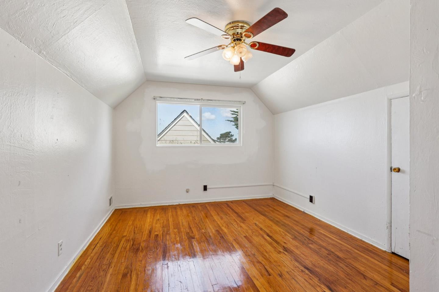 Detail Gallery Image 15 of 29 For 483 Heathcliff Dr, Pacifica,  CA 94044 - 3 Beds | 2 Baths