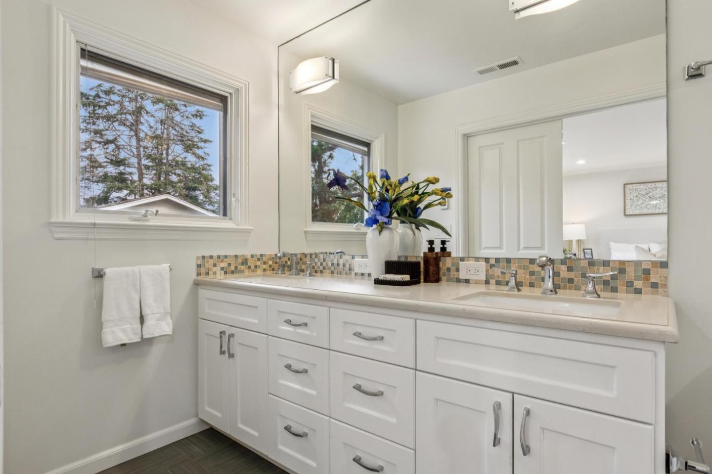 Detail Gallery Image 15 of 29 For 12044 Saraglen Ct, Saratoga,  CA 95070 - 4 Beds | 3 Baths