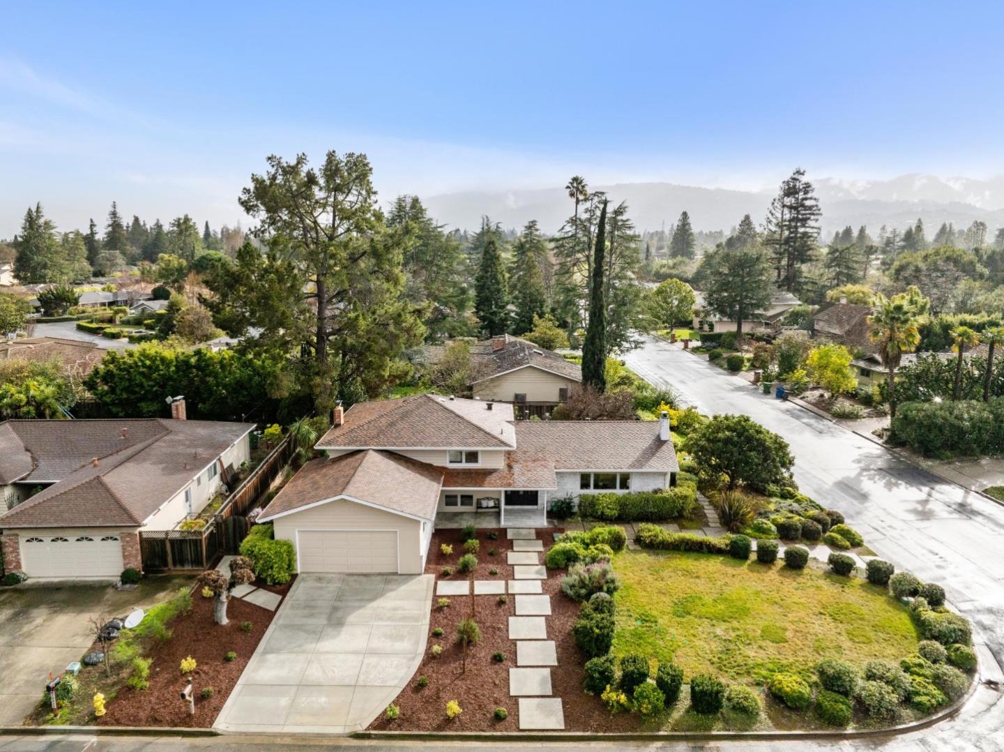 Detail Gallery Image 2 of 29 For 12044 Saraglen Ct, Saratoga,  CA 95070 - 4 Beds | 3 Baths