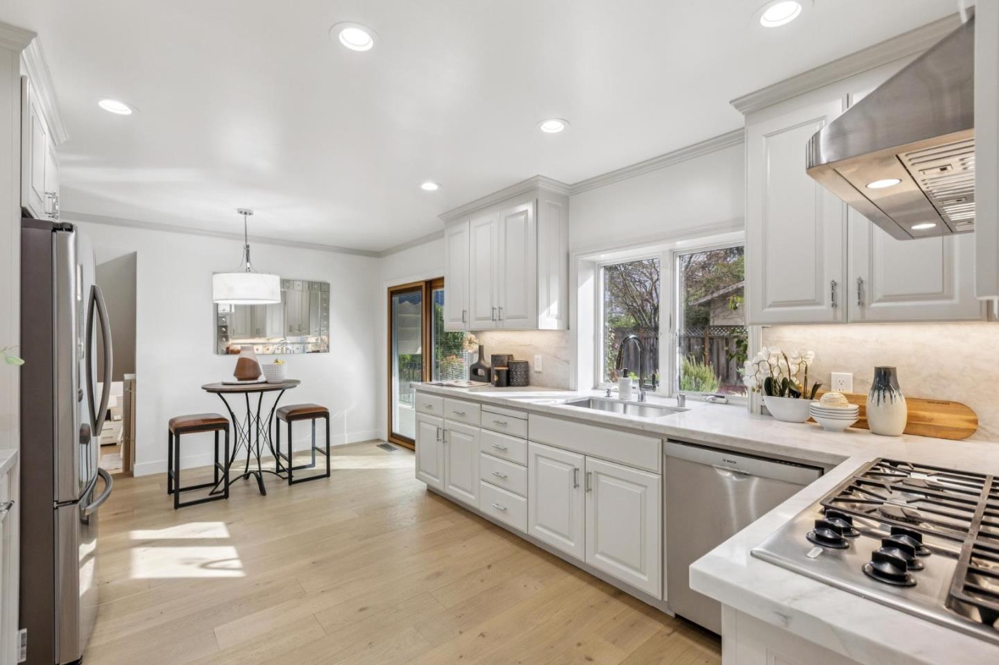 Detail Gallery Image 8 of 29 For 12044 Saraglen Ct, Saratoga,  CA 95070 - 4 Beds | 3 Baths