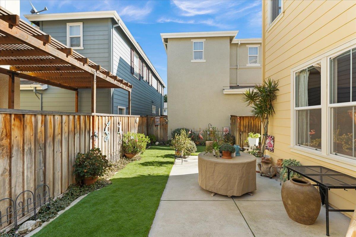 Detail Gallery Image 22 of 29 For 704 Tennyson Dr, Gilroy,  CA 95020 - 3 Beds | 2/1 Baths