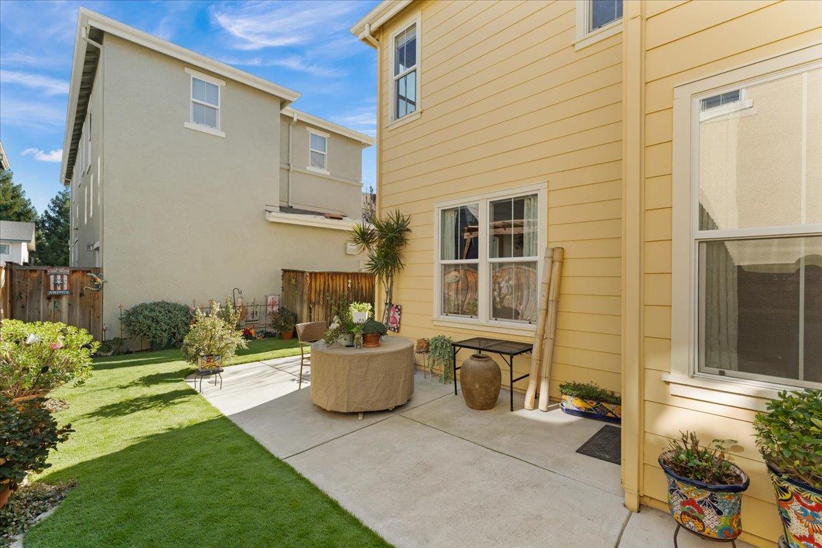 Detail Gallery Image 23 of 29 For 704 Tennyson Dr, Gilroy,  CA 95020 - 3 Beds | 2/1 Baths